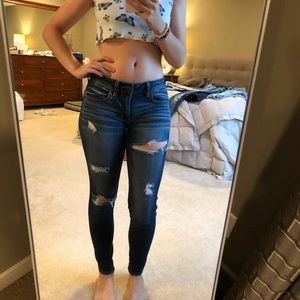 American Eagle distressed jegging— superx2 stretch